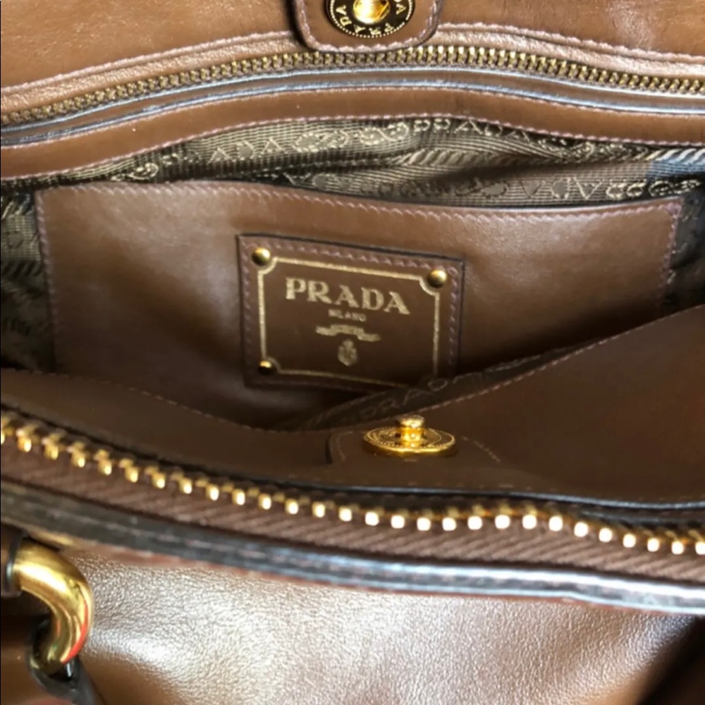 Auth Prada Vitello Double Zip Convertible Tote - Picture 5 of 8